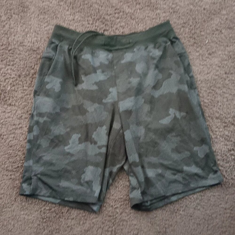 LULULEMON  Camo T.H.E. Shorts linerless Men's size medium